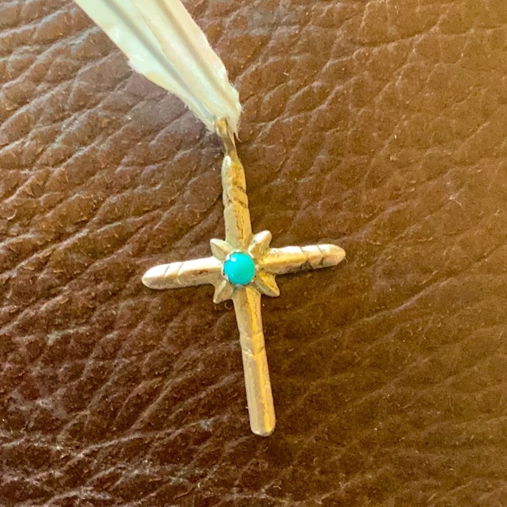 SOLD Pendant Cross Native American sand cast Sterling Silver Natural Turquoise - Picture 4 of 4